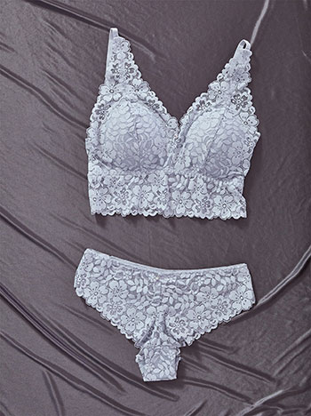Lingerie set laced in baby blue