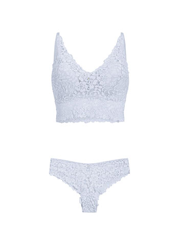 Lingerie set laced in baby blue