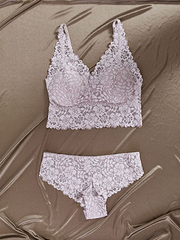 Lingerie set laced in purple