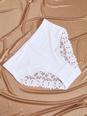 Plus size brief with lace details in white