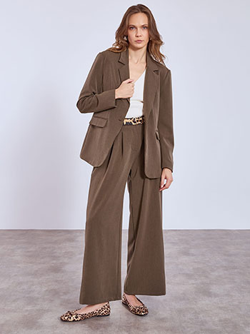 Blazer and wide leg trousers with pleats set in brown