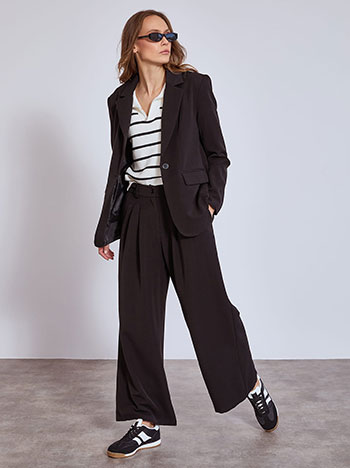 Blazer and wide leg trousers with pleats set in black