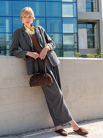 Blazer and wide leg trousers with pleats set in grey