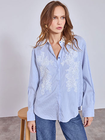 Πουκάμισο ριγέ με λεπτομέρειες δαντέλας σε μπλε ανοιχτό