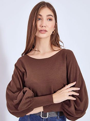 Top knitted with balloon sleeves in brown