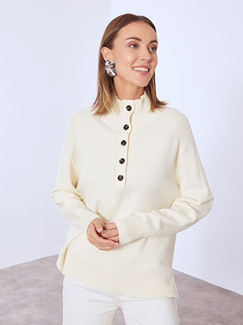 Sweater with buttons in light beige