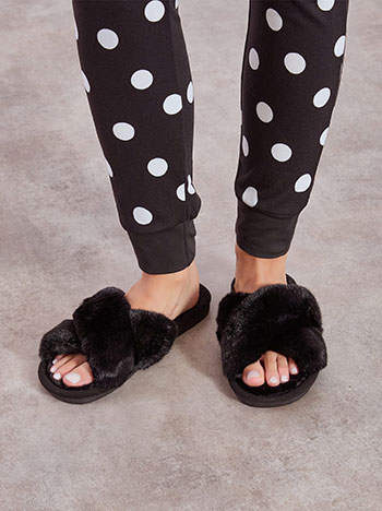 Slippers furry with cross detail in black