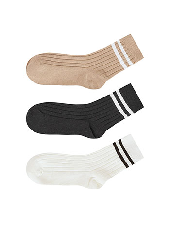 3 pack of socks with stripes in light brown, off white, black