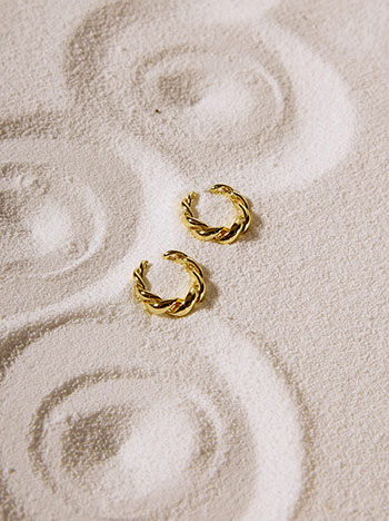 Cuff earrings with twisted detailing in gold