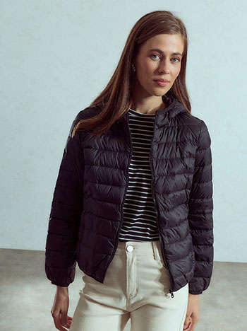 Packable quilted jacket in black