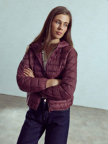 Packable quilted jacket in wine red