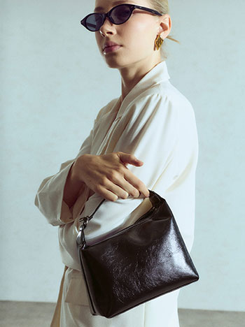 Glossy handbag in black