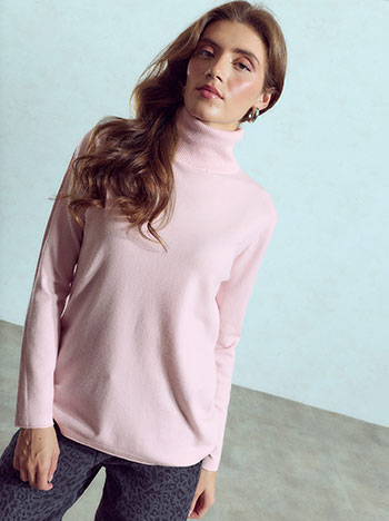 Turtleneck with raw hem in baby pink