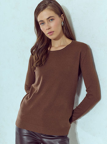 Scoop neckline sweater in brown