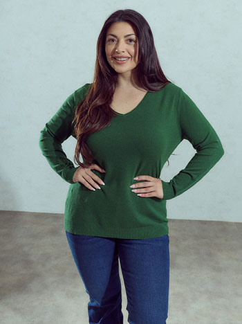 V neckline sweater in green