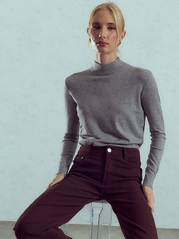 Solid sweater in grey