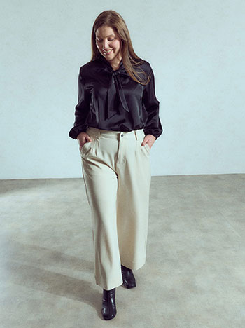 Wide leg jeans in beige