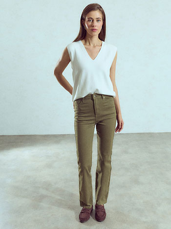 Straight leg jeans in khaki