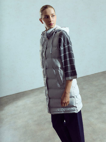 Sleeveless quilted jacket in light grey