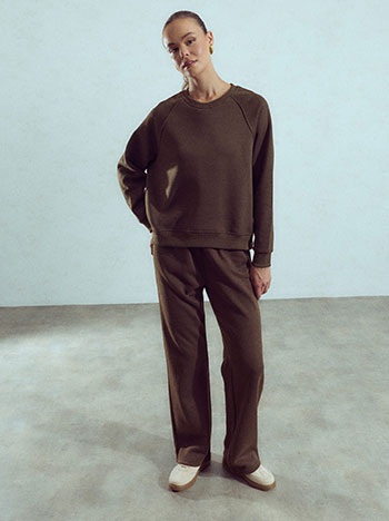 Sweatpants with fleece lining in dark brown