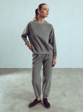 Sweatpants with elastic hemline in grey