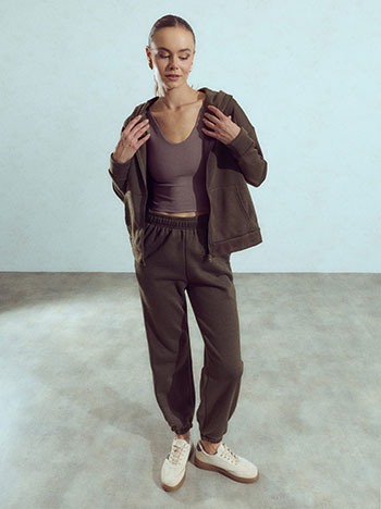 Sweatpants with elastic hemline in dark brown