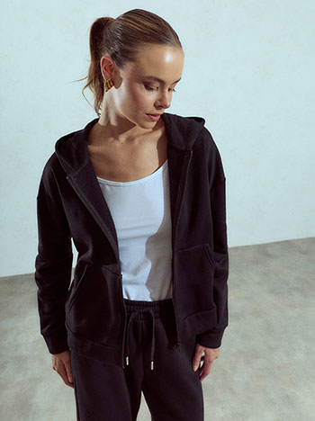 Cardigan with pockets in black