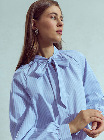 Bow-tie shirt in baby blue