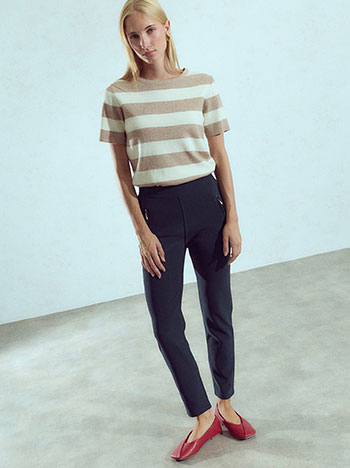 Elastic trousers with pockets in dark blue