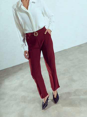 Elastic trousers with buckle in wine red