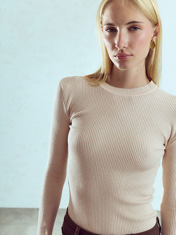 Solid ribbed top in beige