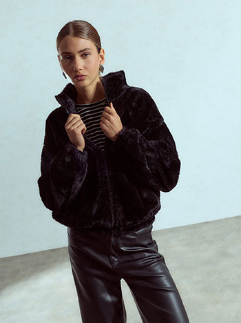 Fauc fur jacket in black