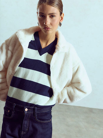Fauc fur jacket in off white