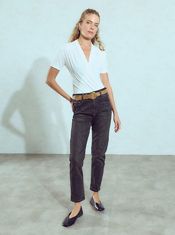 Mom jeans with faux leather belt in black