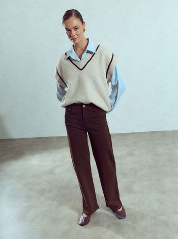 Wide leg high waist jeans in brown