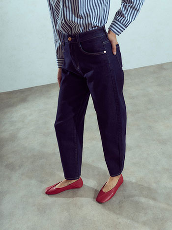 Contrast stitching jeans in dark blue