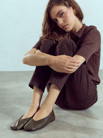 Square-toe ballet flats in brown