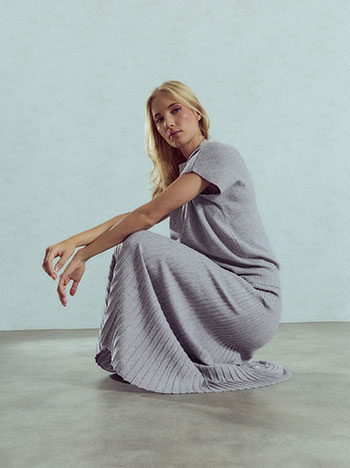 Knit top and skirt set in grey