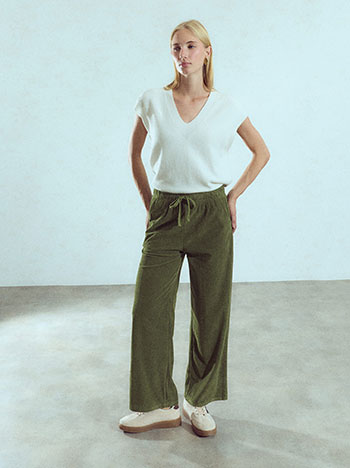 Straight-leg corduroy trousers in khaki