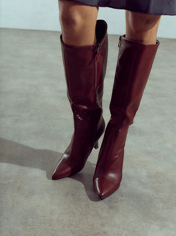 Faux leather boots in wine red