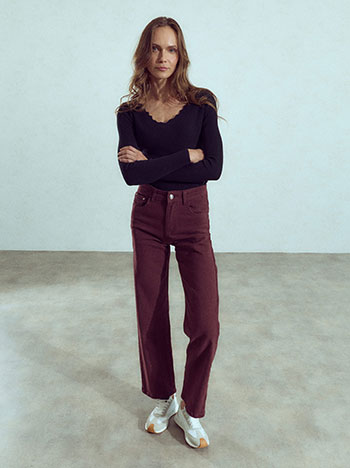 Jeans with cotton in wine red