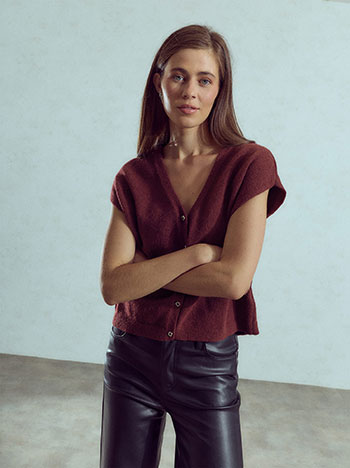 Knit vest with rhinestones in wine red