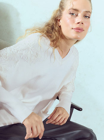 Sweater with embroidered shoulders in off white