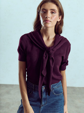 Sweater with detachable scarf in wine red