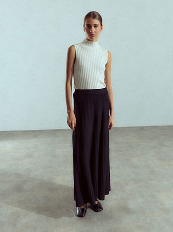 Ribbed knit skirt in black
