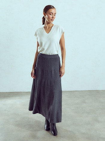 Ribbed knit skirt in dark grey