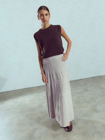 Ribbed knit skirt in light brown