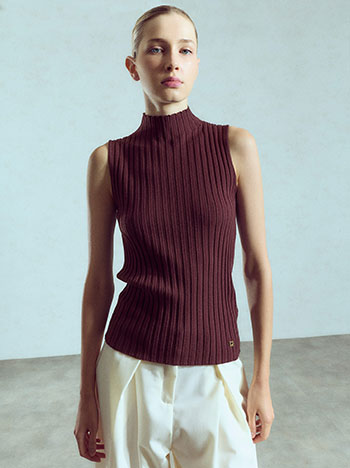 Ribbed sleeveless sweater in dark purple