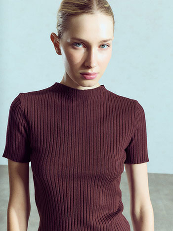 Ribbed elastic top in dark purple