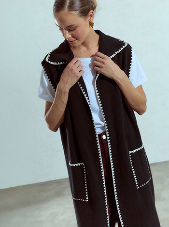 Long vest with pockets in black